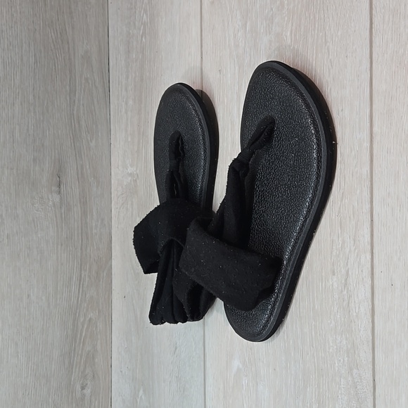 Sanuk Kids Girls Yoga Mat Thong Sandals Flats shoes sz 11-12 - Picture 1 of 10